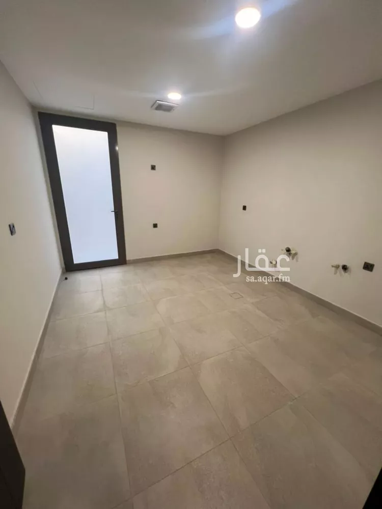 فيلا للإيجار في شارع علي بن الحسن الخزرجي, حي عكاظ, مدينة الرياض, منطقة الرياض صورة 5