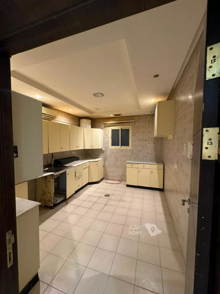 Floor for Rent in Riyadh Al Yasmin 6