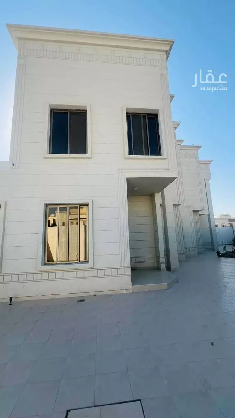 فيلا للبيع في شارع سلمان الحنبلي, حي ضاحية الملك فهد, مدينة الدمام, المنطقة الشرقية صورة 2