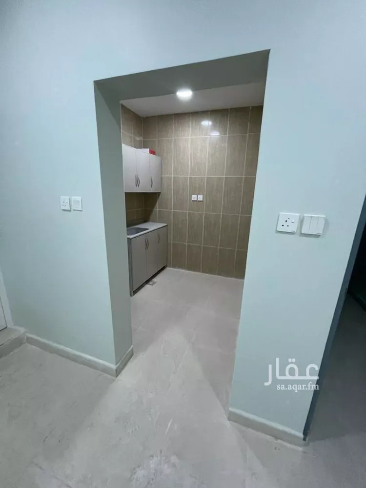 مكتب تجاري للإيجار في شارع المنصور بن أبي عامر, حي الإسكان1, مدينة الاحساء, المنطقة الشرقية صورة 3