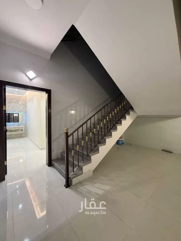 دور للبيع في شارع محمد بن السائب بن بسر, حي الصناعية, مدينة المدينة المنورة, منطقة المدينة المنورة صورة 4