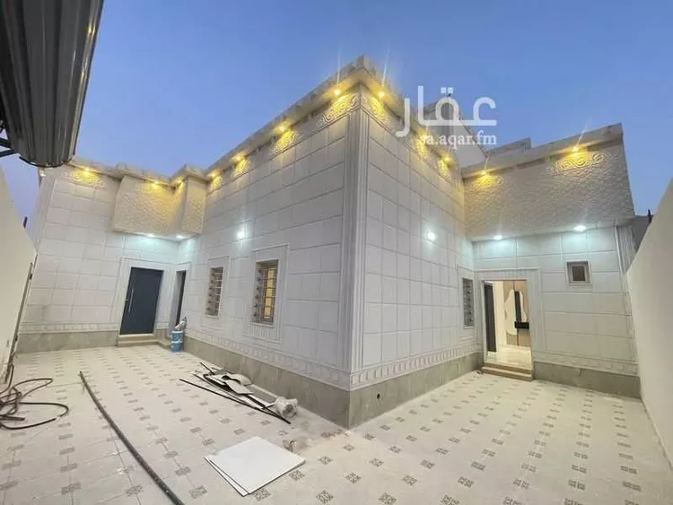 عمارة للبيع في شارع سعيد بن قيس, حي اليرموك, مدينة حفر الباطن, المنطقة الشرقية