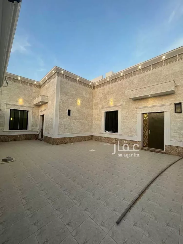 عمارة للبيع في شارع انس الحارثي, حي اليرموك, مدينة حفر الباطن, المنطقة الشرقية صورة 2