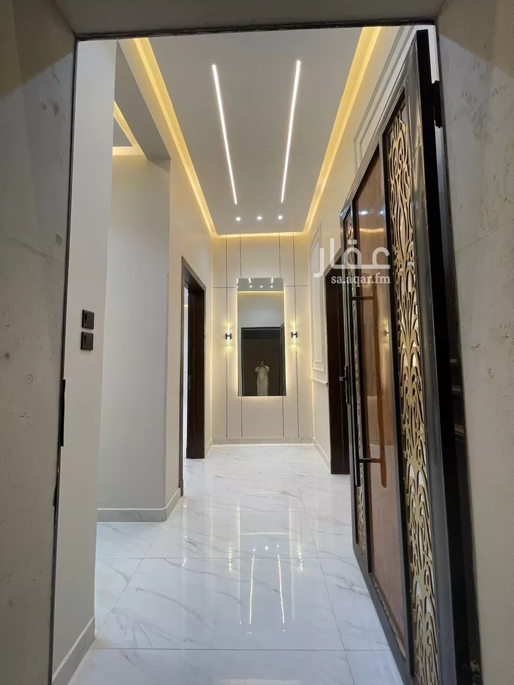 عمارة للبيع في شارع YR103, حي اليرموك, مدينة حفر الباطن, المنطقة الشرقية صورة 5