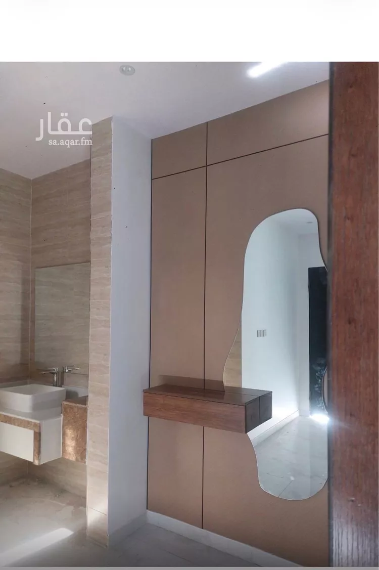 عمارة للبيع في شارع الجموح الانصاري, حي اليرموك, مدينة حفر الباطن, المنطقة الشرقية 7