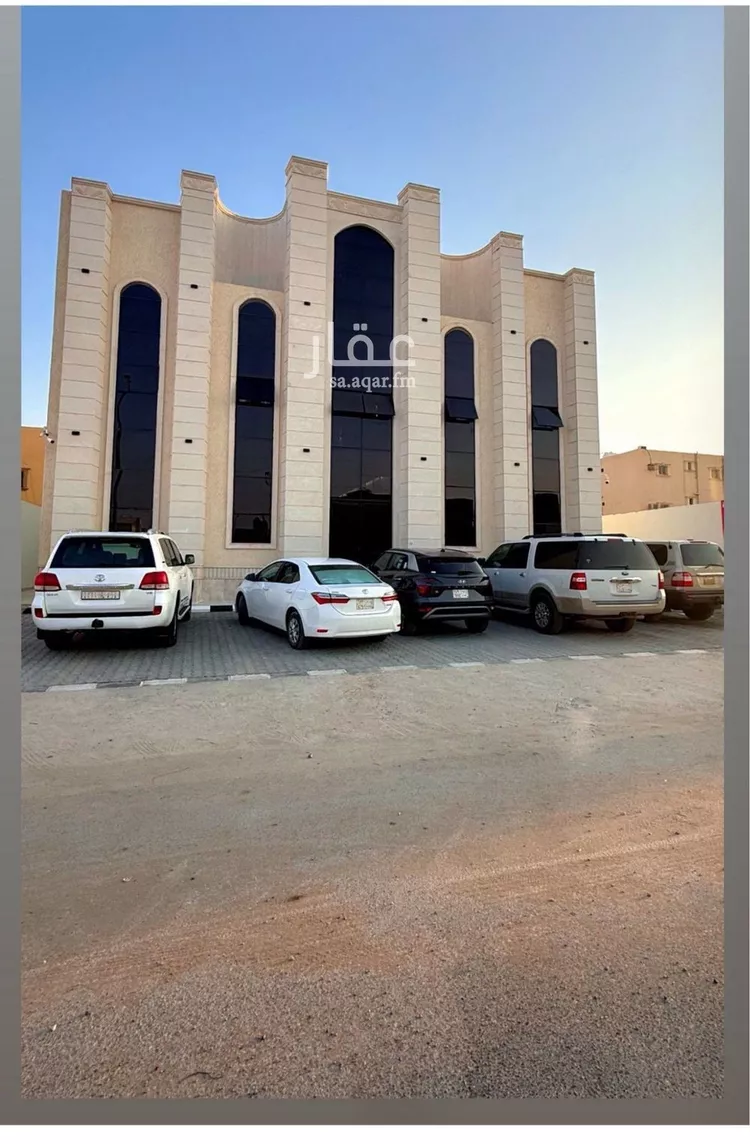 عمارة للبيع في شارع ابن ماجه, حي المحمدية, مدينة حفر الباطن, المنطقة الشرقية