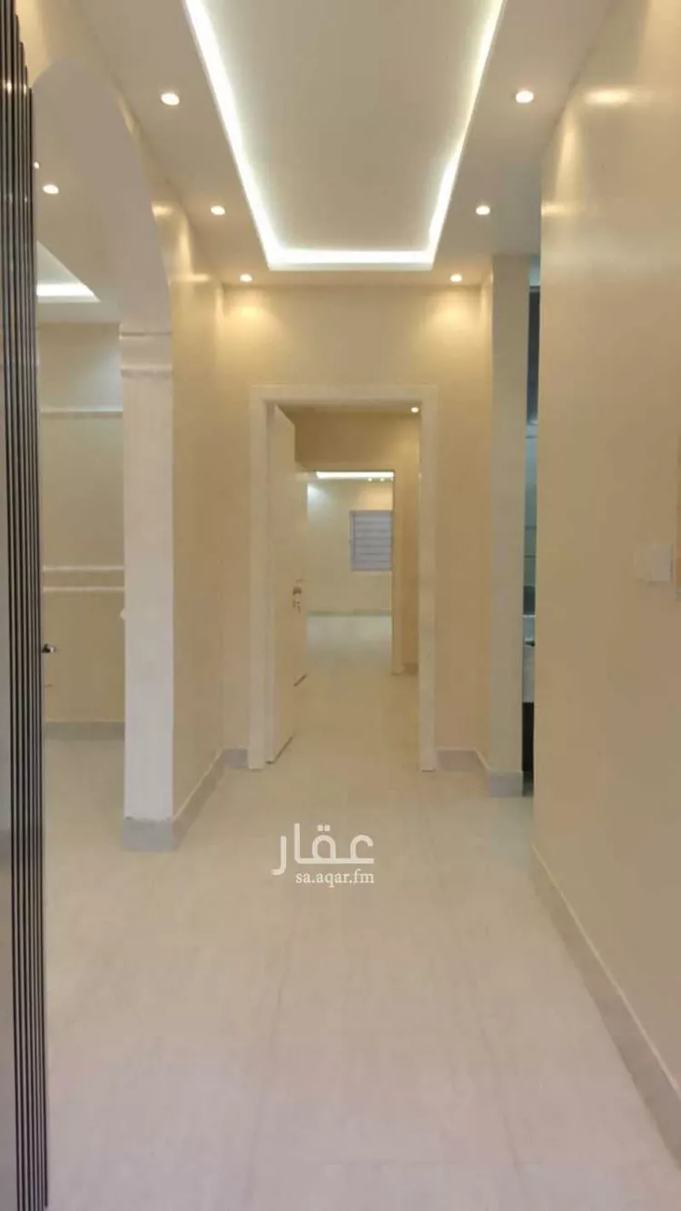 فيلا للبيع في شارع عاقل بن حبيب, حي عكاظ, مدينة الرياض, منطقة الرياض صورة 3