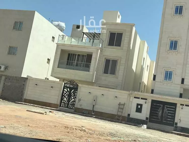 فيلا للبيع في شارع علي الحراني, حي الرانوناء, مدينة المدينة المنورة, منطقة المدينة المنورة