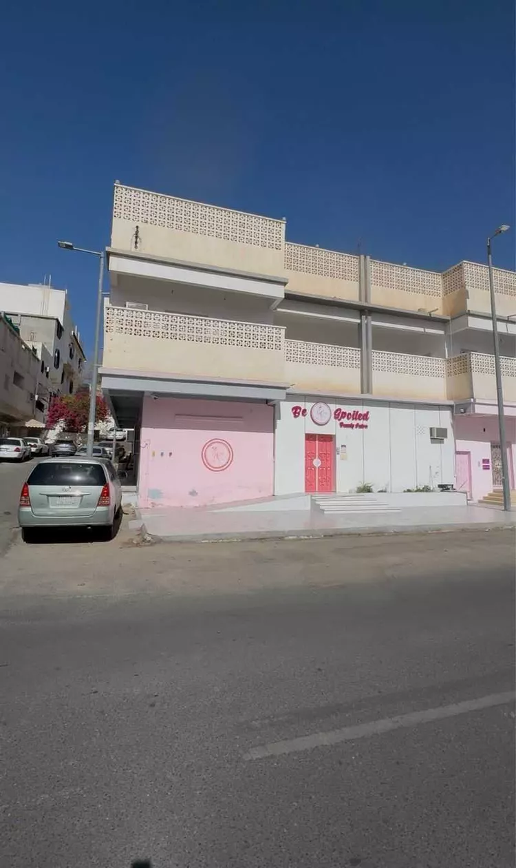 عمارة للبيع في شارع المرقش الأكبر, حي قروى, مدينة الطائف, منطقة مكة المكرمة صورة 2