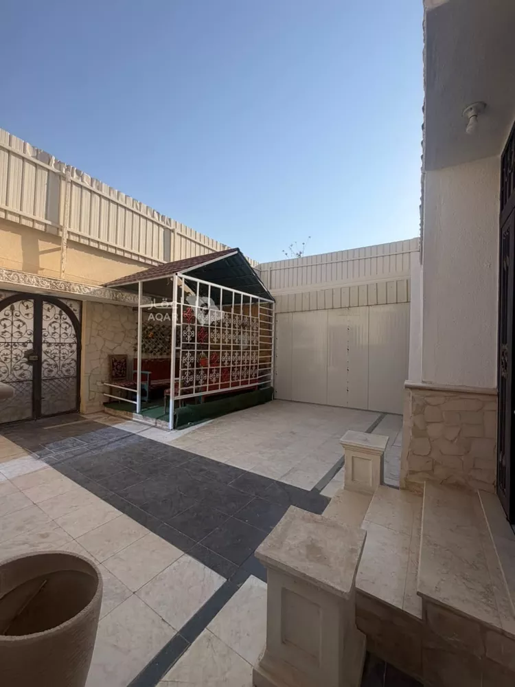فيلا للبيع في شارع أديمة, حي عليشة, مدينة الرياض, منطقة الرياض 5