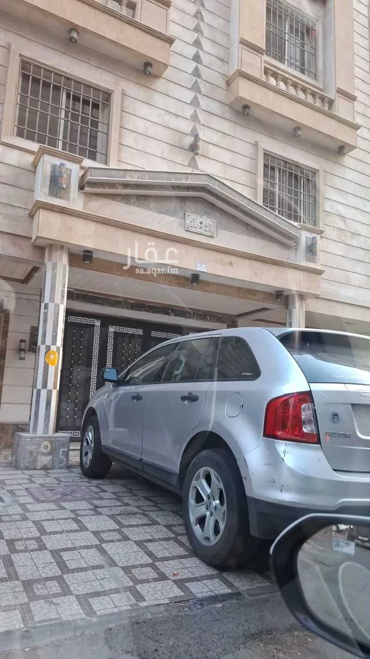 شقة للإيجار في 4013 ابن عبدالشكور
 حي الورود, مدينة جدة, منطقة مكة المكرمة