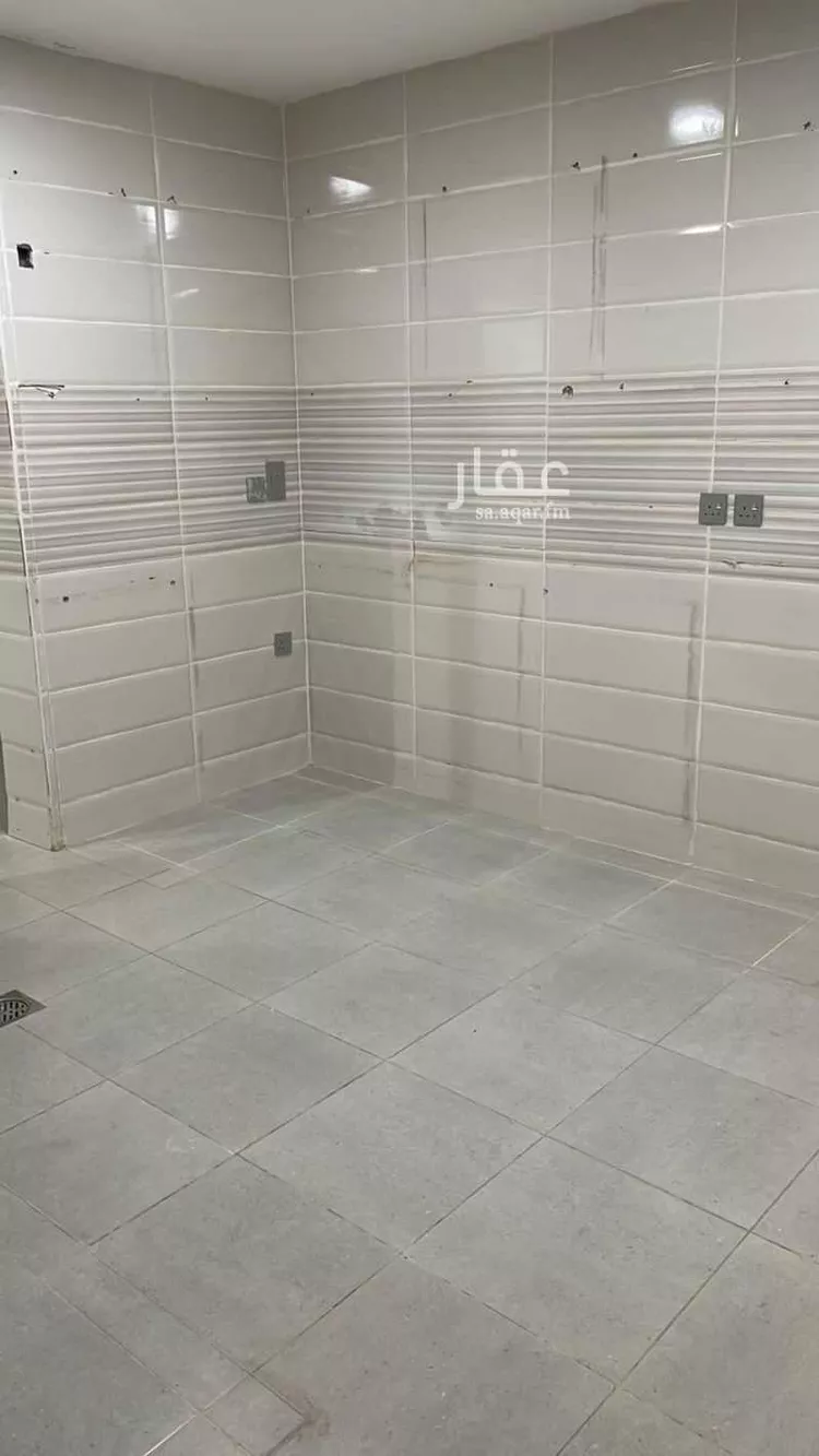 فيلا للإيجار في شارع شهيد الدين ثم الوطن عمر وليد الظاهر, حي الشهداء, مدينة الرياض, منطقة الرياض صورة 2