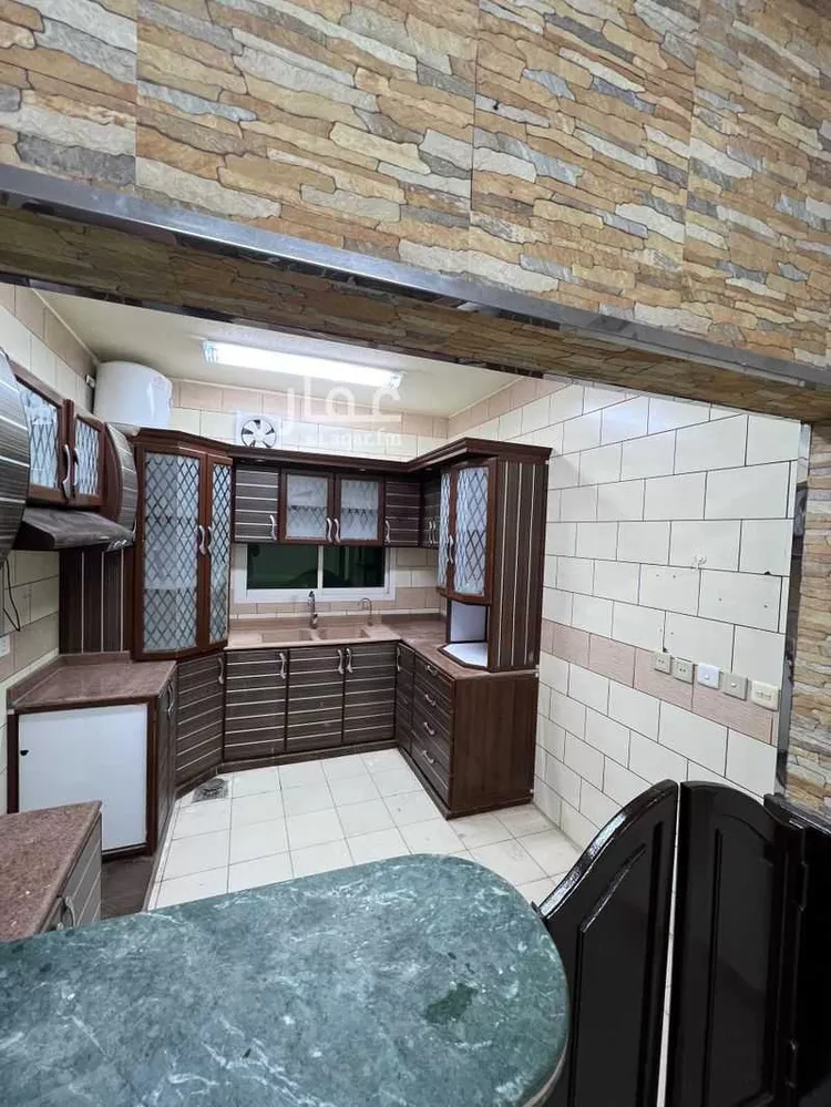 شقة للإيجار في شارع الديوان, حي العزيزية, مدينة الرياض, منطقة الرياض صورة 5