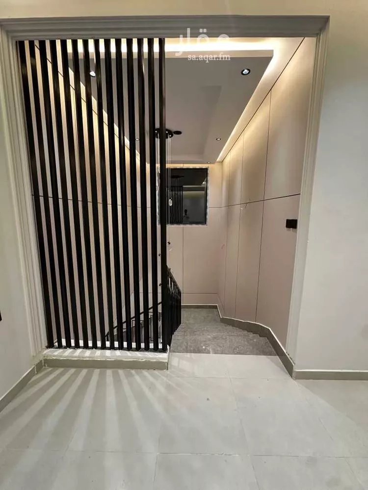 فيلا للبيع في شارع أحمد بن داود المالكي ، حي المعيزلة ، الرياض ، منطقة الرياض صورة 4