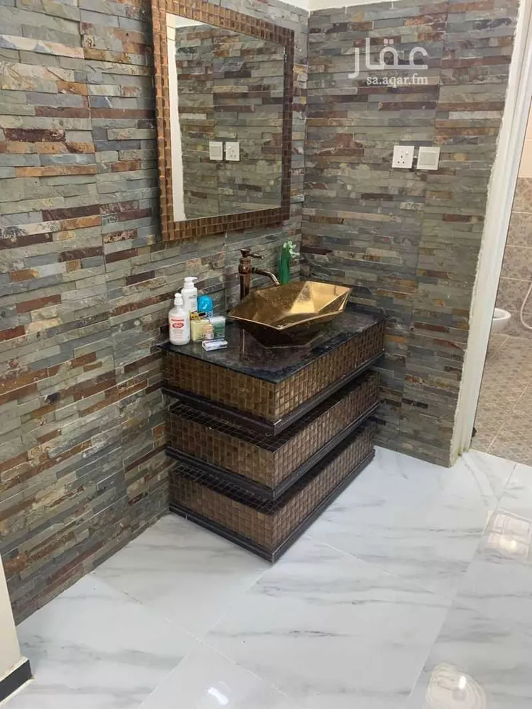 Floor for Rent in Abu `Arish Ar Rabie 6