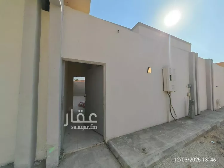 دور للإيجار في شارع عبدالرحمن ابن عقبة, حي الرفيعة, مدينة بريدة, منطقة القصيم صورة 3