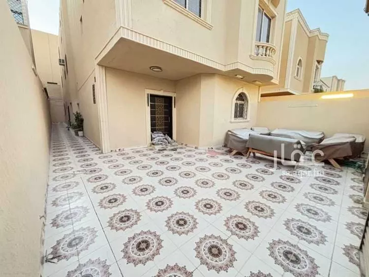 فيلا للبيع في شارع العريش, حي ظهرة لبن, مدينة الرياض, منطقة الرياض صورة 2