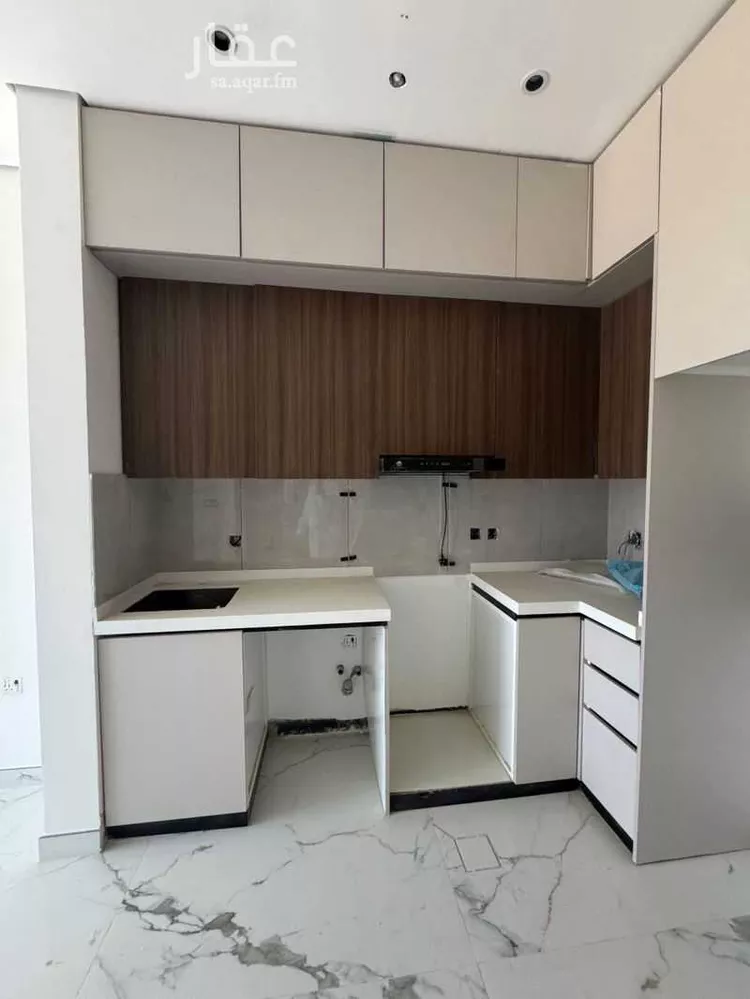 عمارة للبيع في شارع الجامعه, حي الملز, مدينة الرياض, منطقة الرياض صورة 2