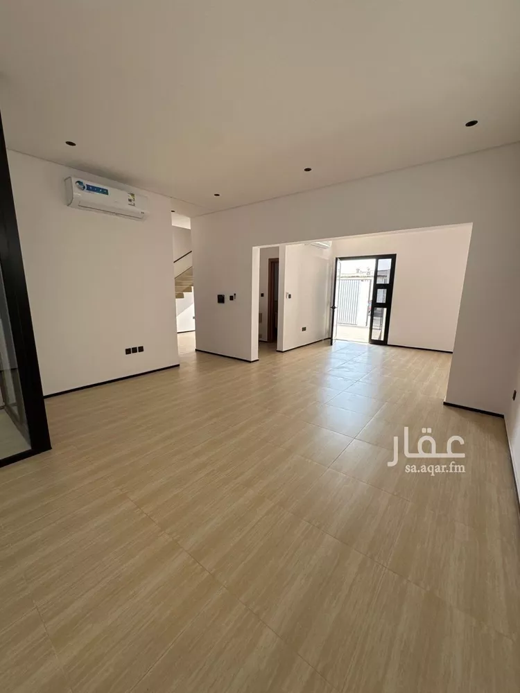 فيلا للإيجار في شارع حسن الابريقي, حي الراكة الجنوبية, مدينة الخبر, المنطقة الشرقية صورة 3