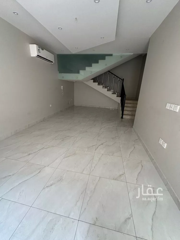 فيلا للإيجار في شارع ابن الشهاب, حي الراكة الشمالية, مدينة الدمام, المنطقة الشرقية صورة 4