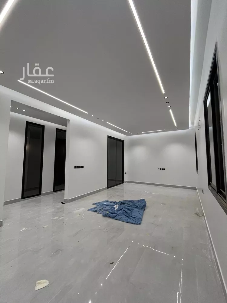 Floor for Sale in Riyadh Al Janadriyah 7