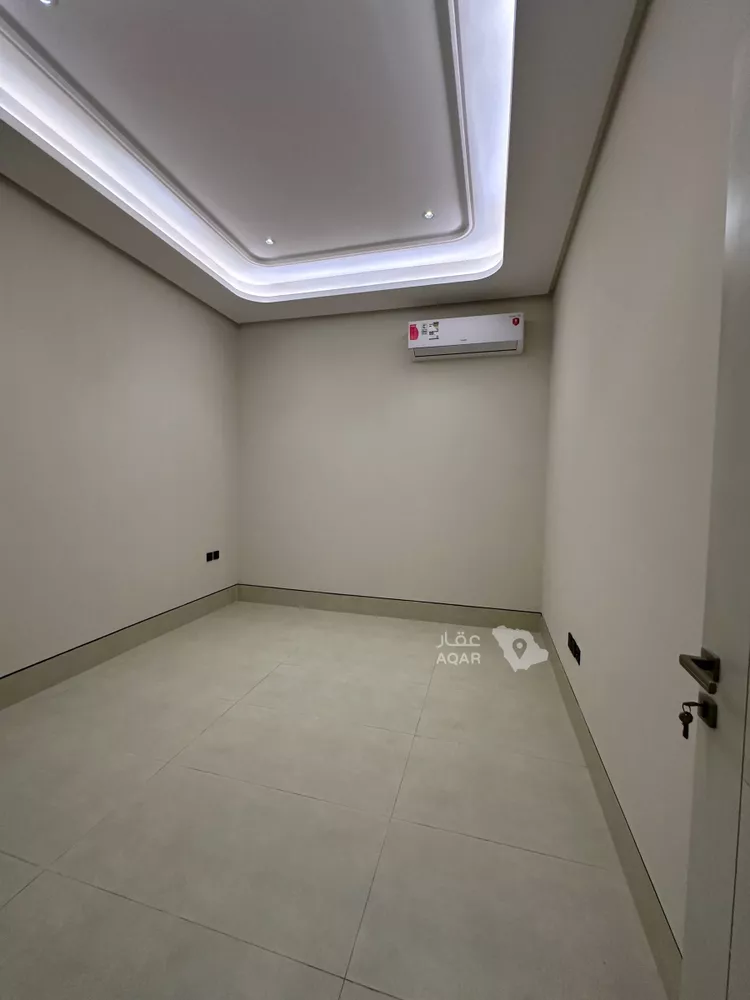 Floor for Sale in Riyadh Ar Rimal 14