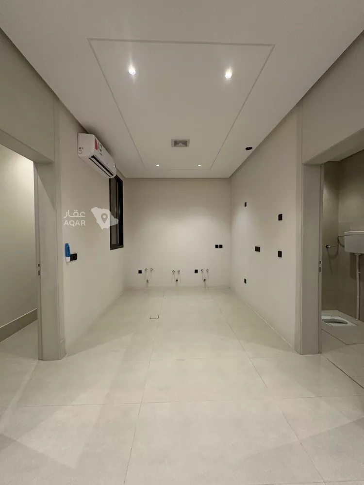 Floor for Sale in Riyadh Ar Rimal 5