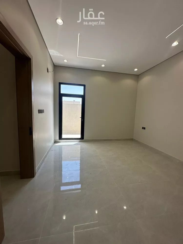 Floor for Sale in Riyadh Al Janadriyah 13