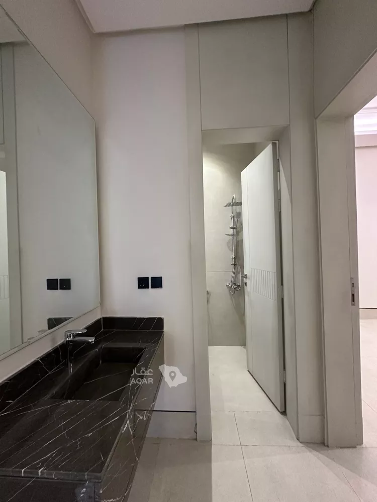Floor for Sale in Riyadh Ar Rimal 12