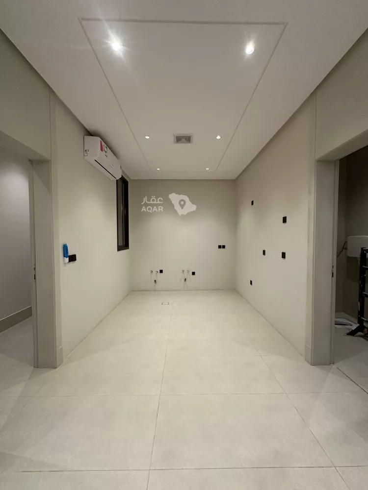 Floor for Sale in Riyadh Ar Rimal 2