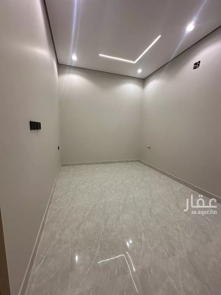 Floor for Sale in Riyadh Al Janadriyah 6