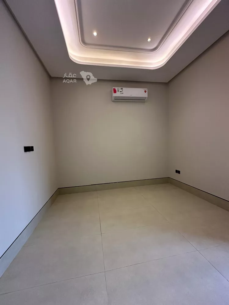 Floor for Sale in Riyadh Ar Rimal 7