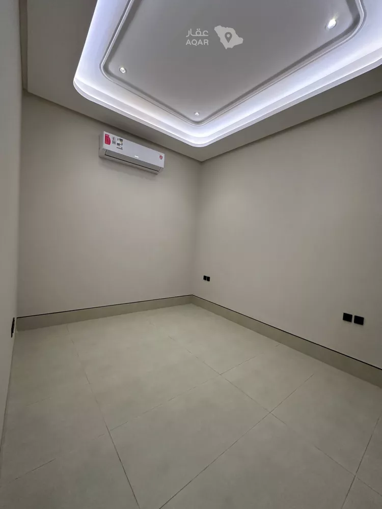 Floor for Sale in Riyadh Ar Rimal 15