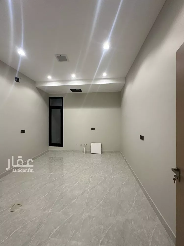 Floor for Sale in Riyadh Al Janadriyah 6
