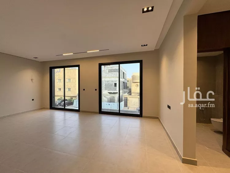 Floor for Sale in Riyadh Al Yarmouk 7