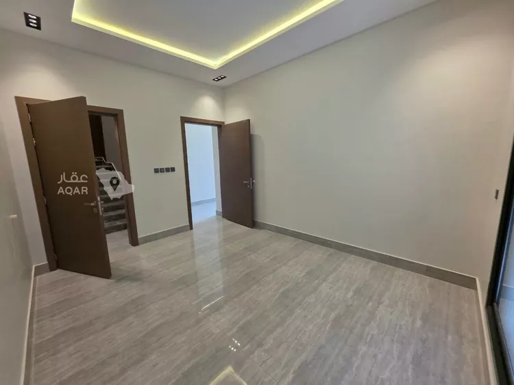 فيلا للبيع في شارع خارجة بن سعيد, حي الرمال, مدينة الرياض, منطقة الرياض 5