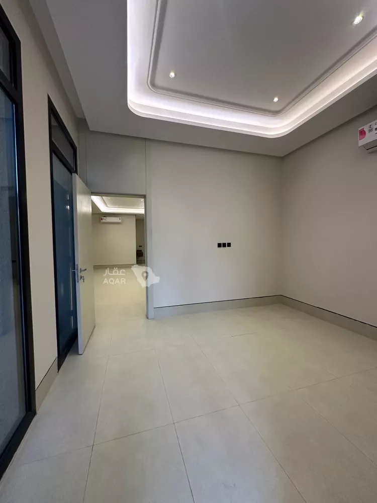 Floor for Sale in Riyadh Ar Rimal 4
