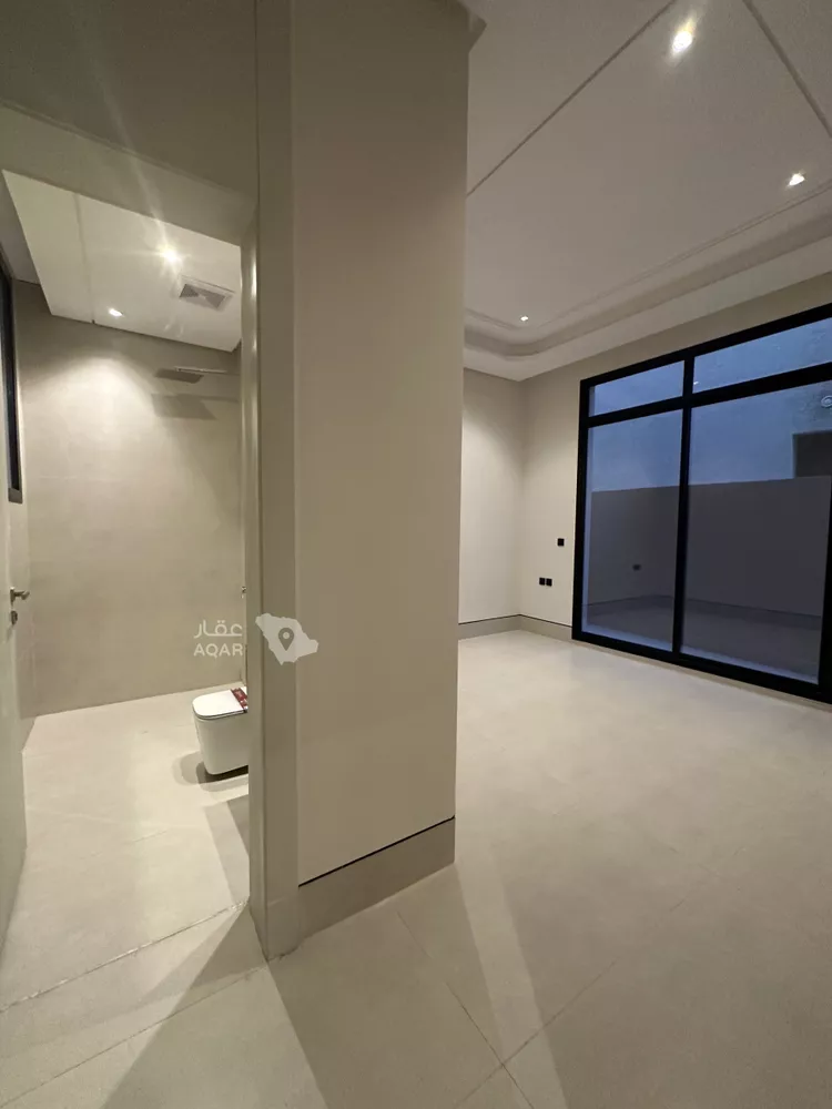 Floor for Sale in Riyadh Ar Rimal 8