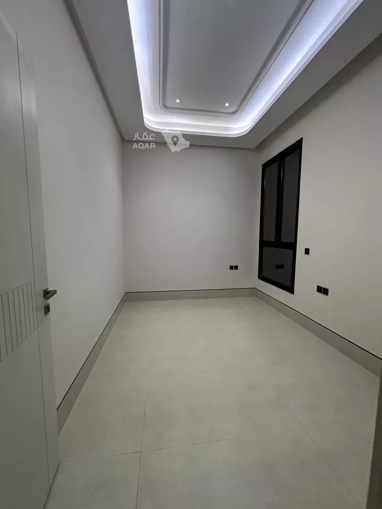 Floor for Sale in Riyadh Ar Rimal 3