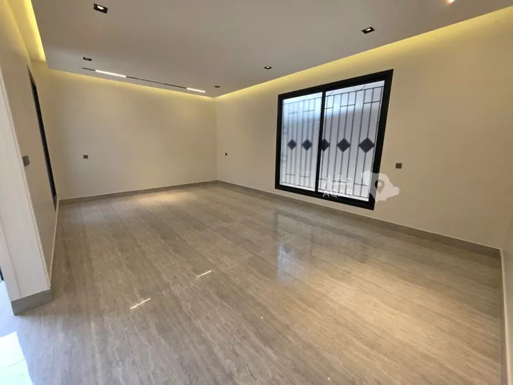 فيلا للبيع في شارع خارجة بن سعيد, حي الرمال, مدينة الرياض, منطقة الرياض 7
