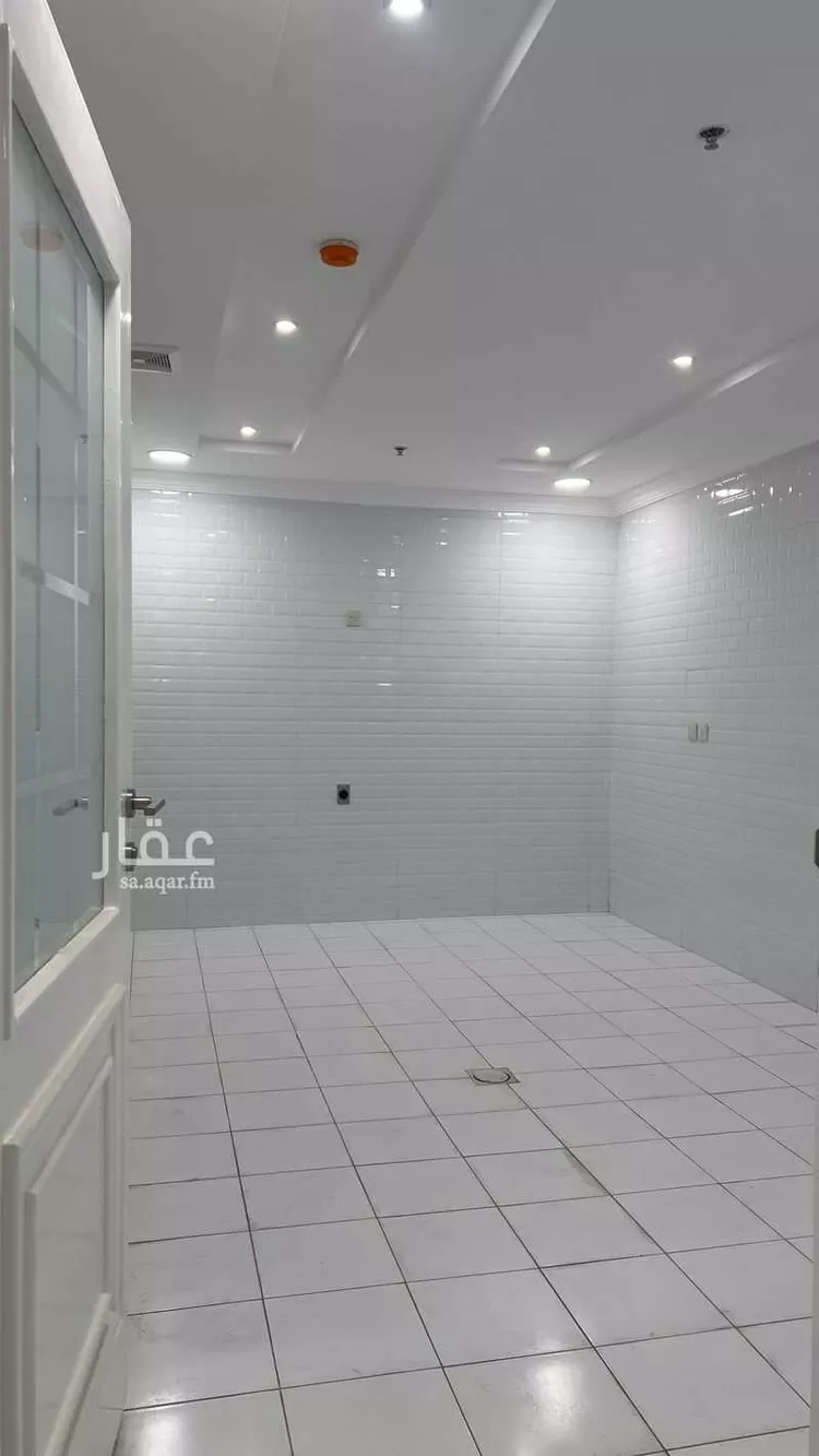 شقة للإيجار في شارع القرية العليا, حي الحمراء, مدينة الخبر, المنطقة الشرقية صورة 2