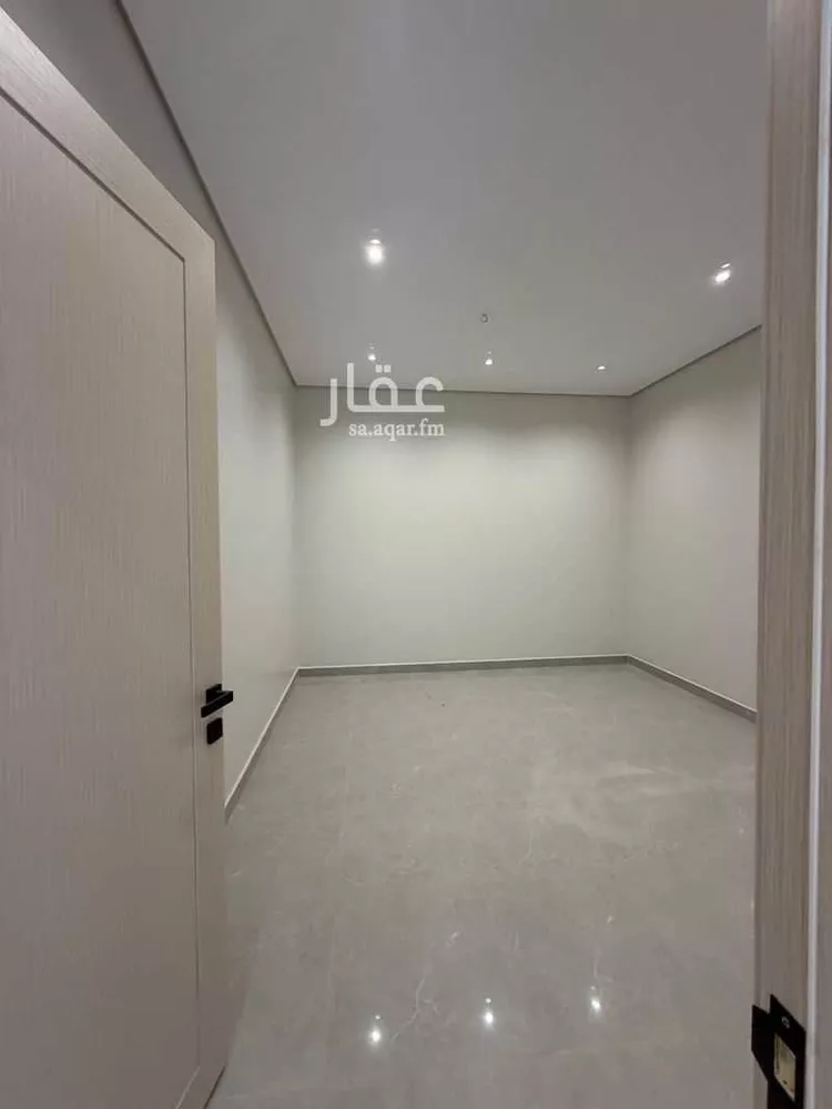 Apartment for Sale in Dammam King Fahd 14