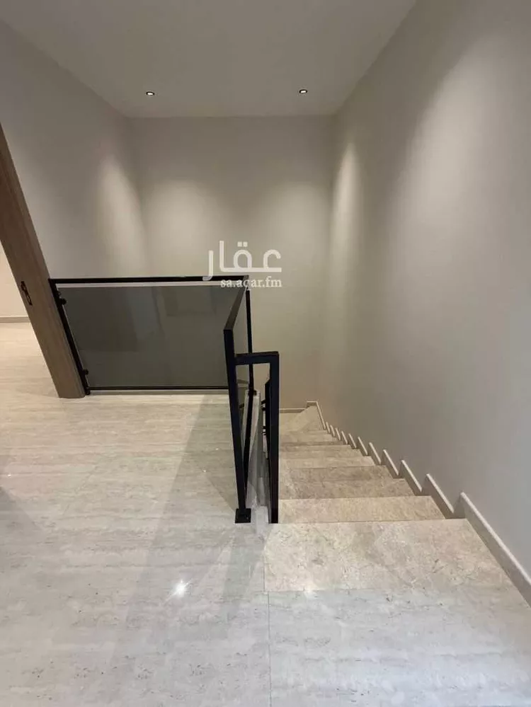 فيلا للبيع في شارع شرحبيل بن معد يكرب, حي طيبة, مدينة الدمام, المنطقة الشرقية صورة 4