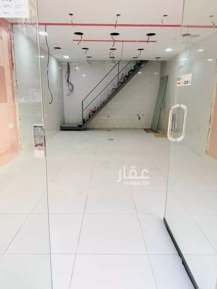 محل للإيجار في شارع عمرو ابن غزية, حي الصفاء, مدينة جدة, منطقة مكة المكرمة