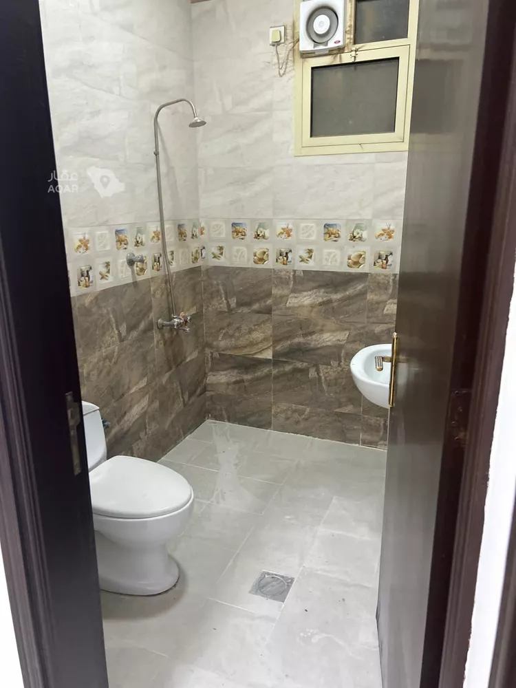 Floor for Rent in Thadiq Al Janadriyah 3