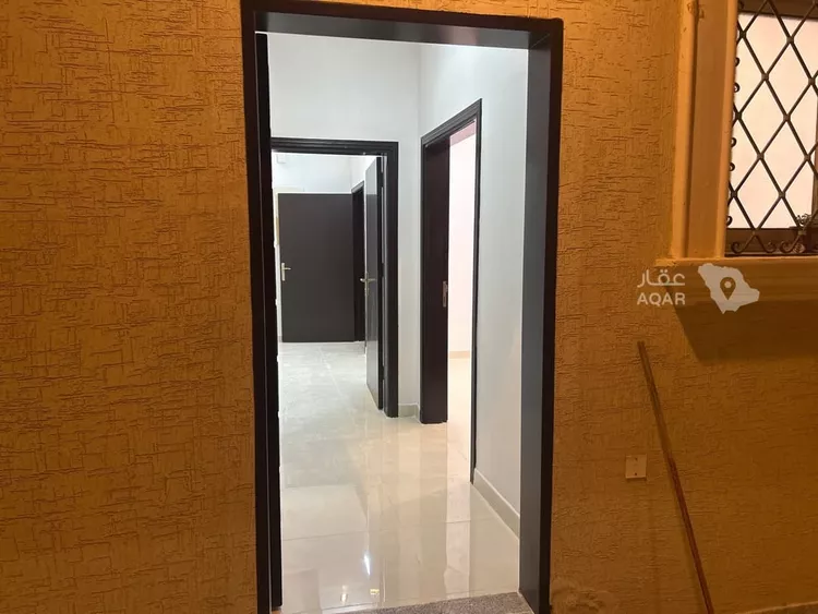 Floor for Rent in Thadiq Al Janadriyah 5