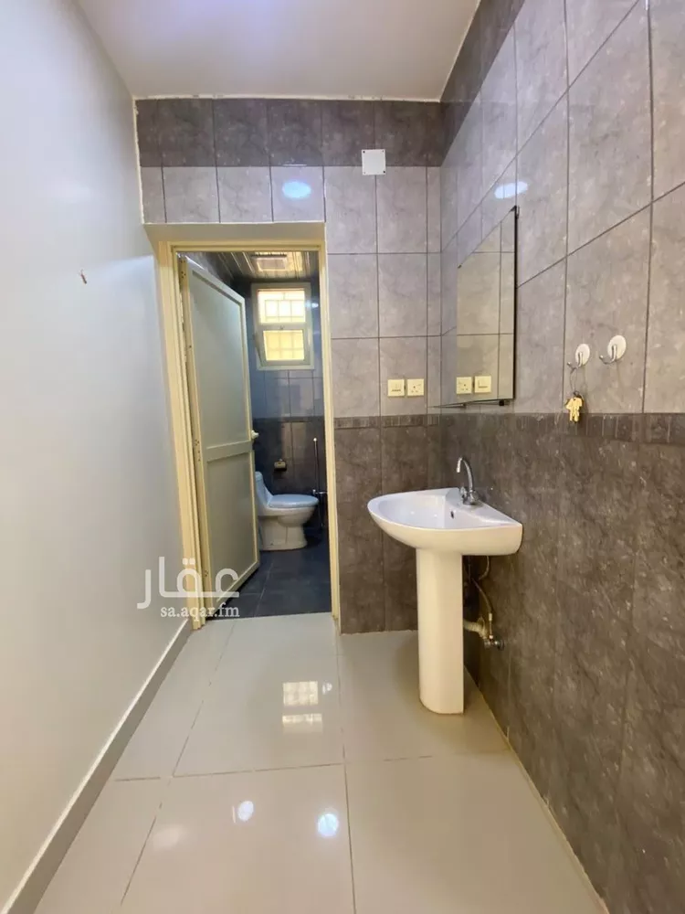 Floor for Rent in Al Bukayriyah Al Mohamadiah Subdivision 15
