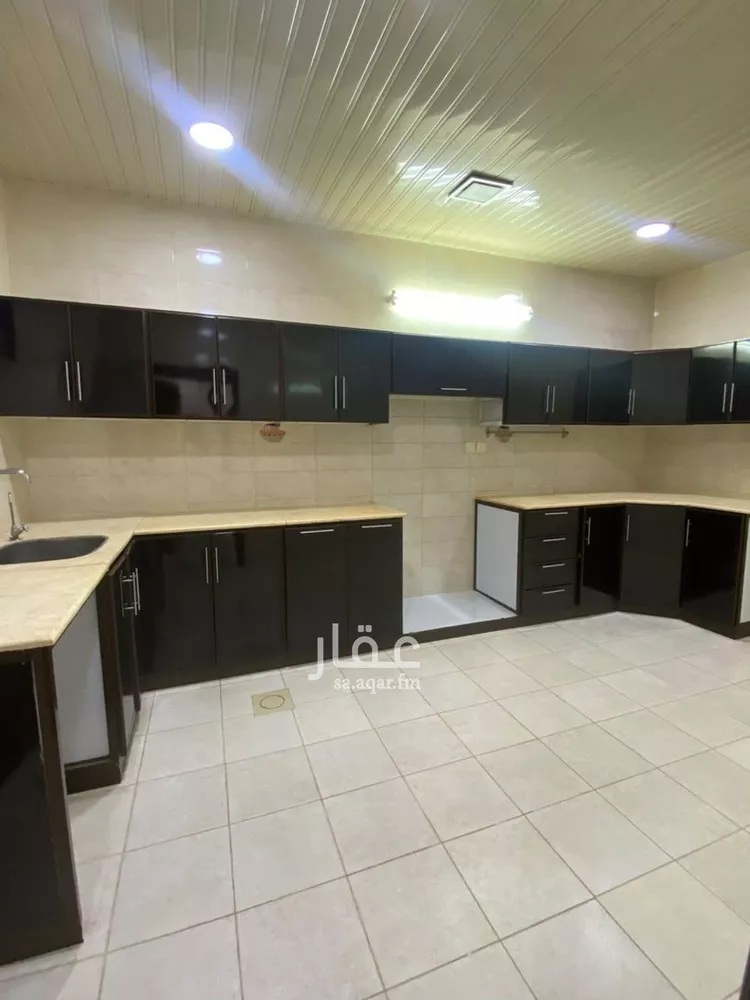 Floor for Rent in Al Bukayriyah Al Mohamadiah Subdivision 13