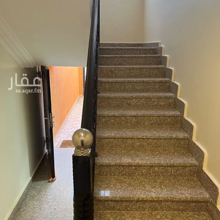 Floor for Rent in Al Bukayriyah Az Zuhur صورة 3