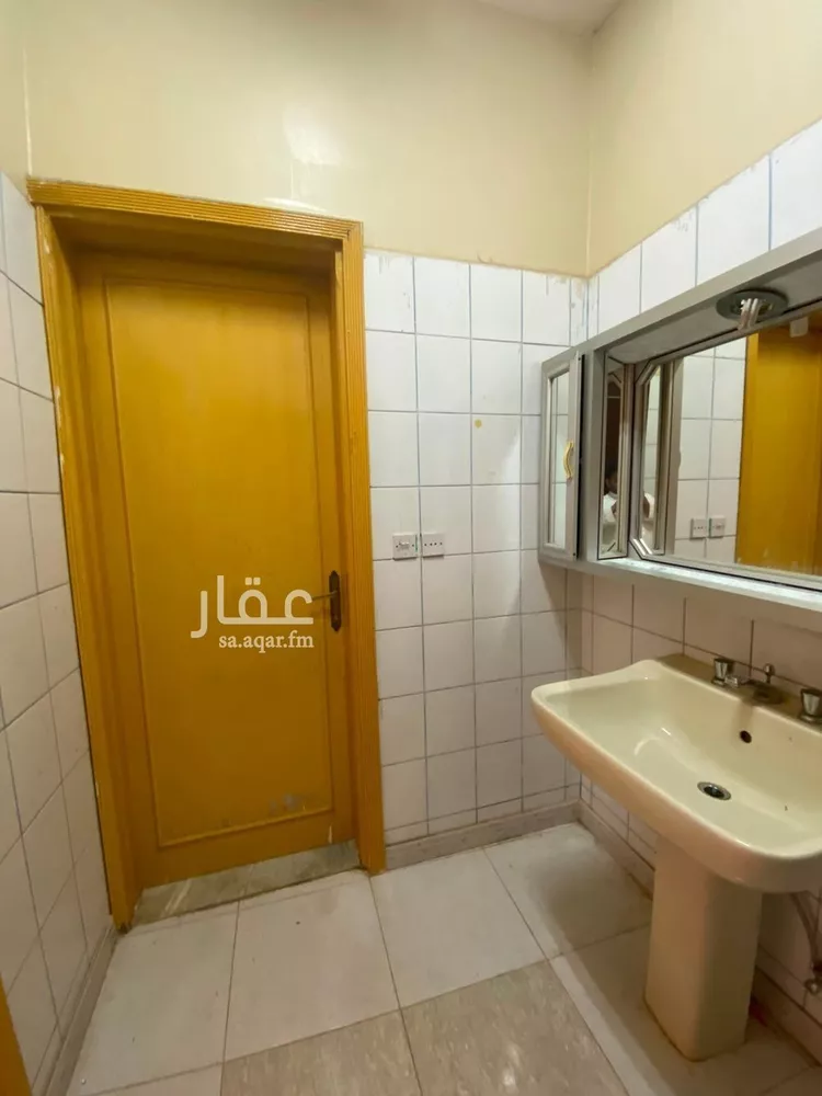 Floor for Rent in Al Bukayriyah Az Zuhur 26